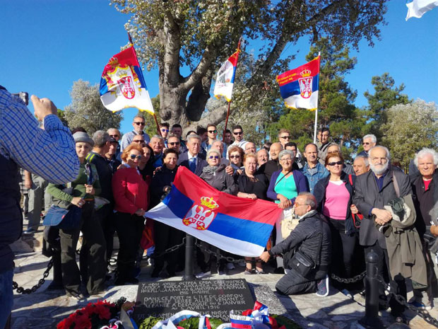 РЕПОРТЕР “НОВОСТИ” НА КРФУ: Тихо, да не реметимо мир јунака